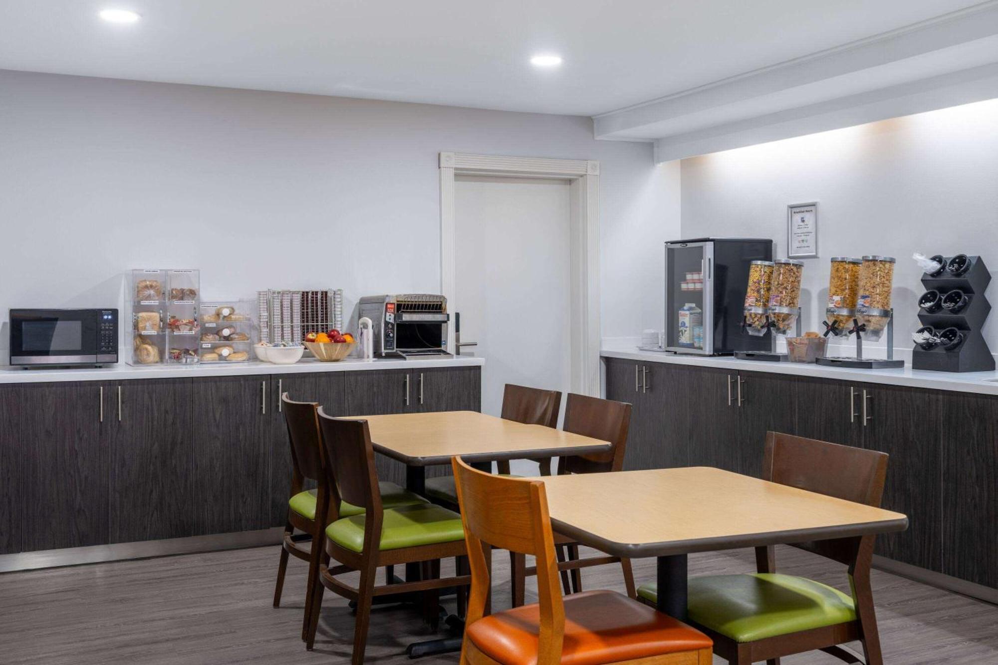 Travelodge Suites By Wyndham Saint John Kültér fotó
